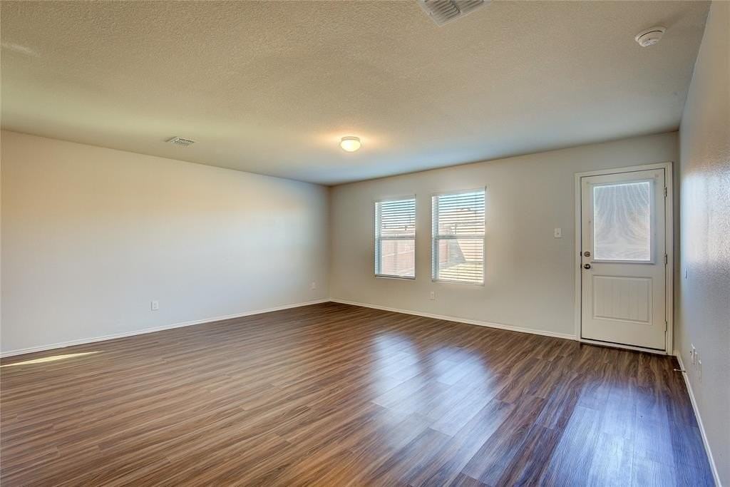 404 Falling Star Dr - Photo 6 of 34