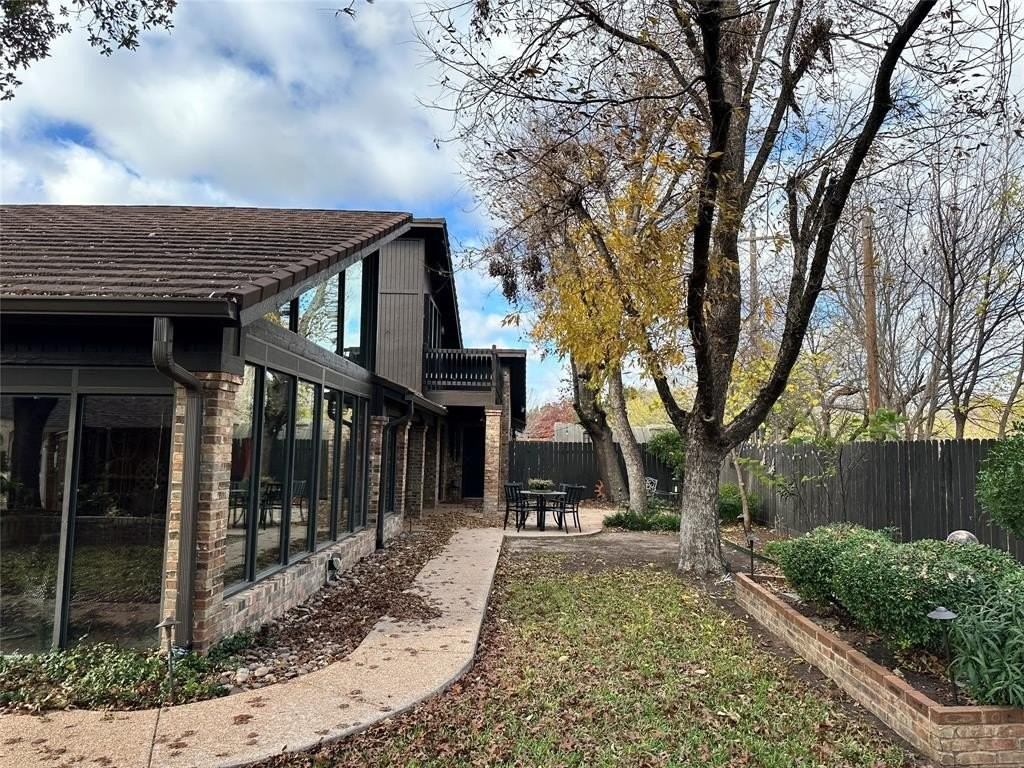 22 Augusta Dr - Photo 3 of 28