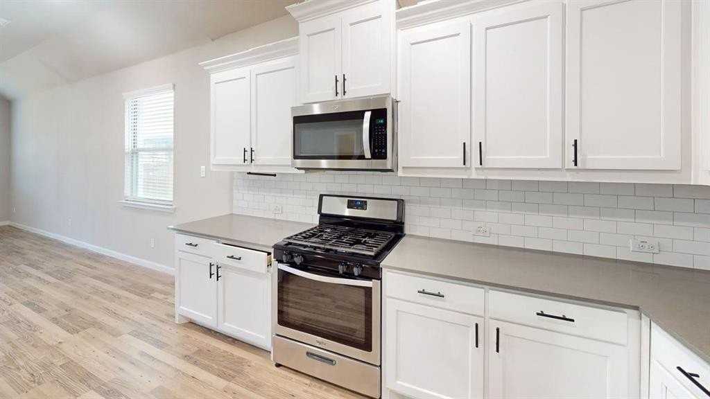 7135 Rolling Waters Way - Photo 3 of 21