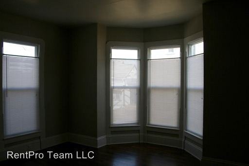 606 Cedar St - Photo 3 of 11