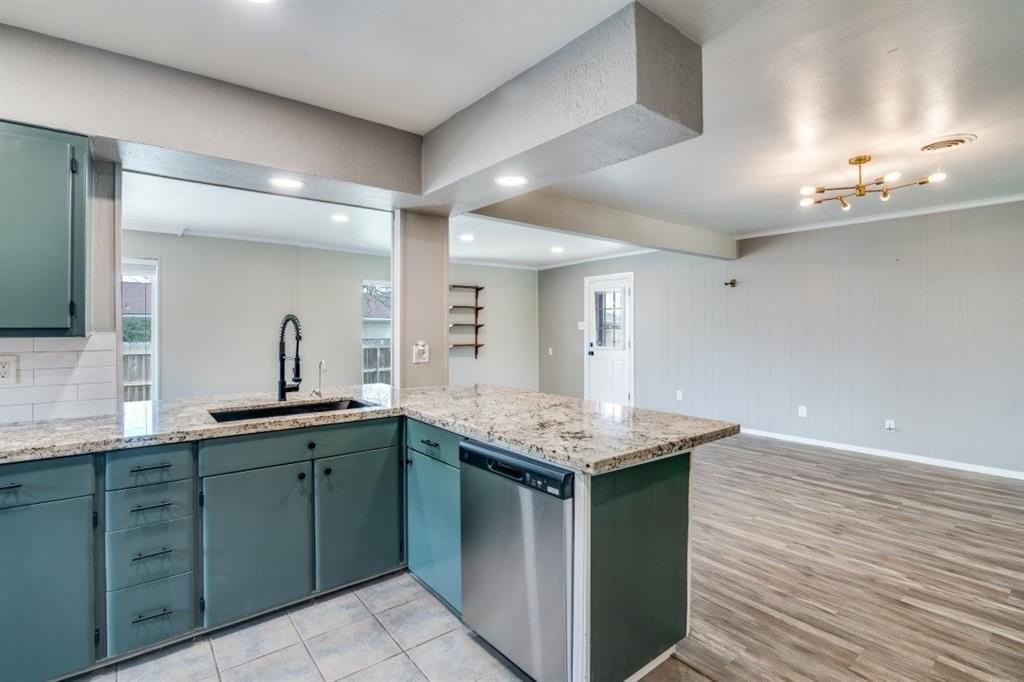 2418 Patricia Ln - Photo 7 of 26