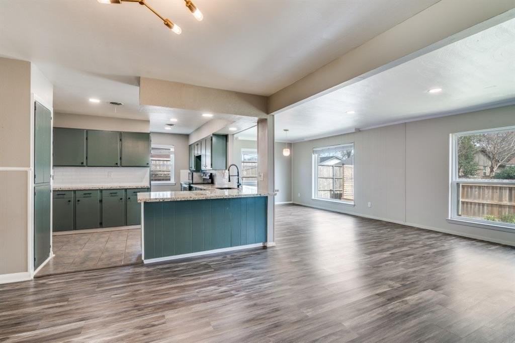 2418 Patricia Ln - Photo 4 of 26