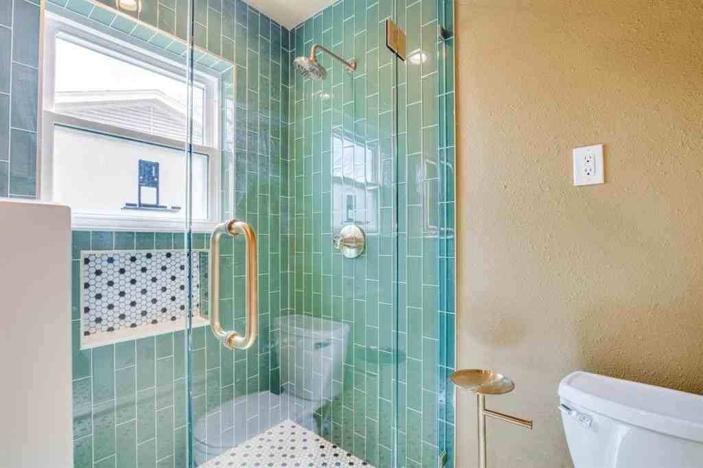 2418 Patricia Ln - Photo 3 of 26
