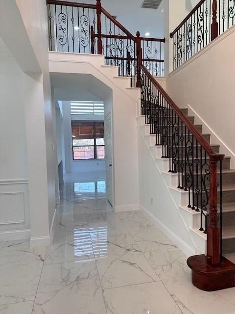 1060 Valley Vista Dr - Photo 5 of 39