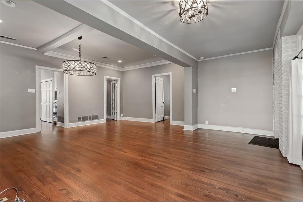 5546 Morningside Ave - Photo 4 of 38