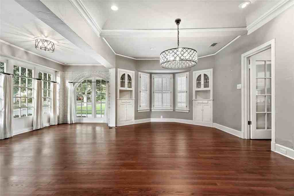 5546 Morningside Ave - Photo 7 of 38