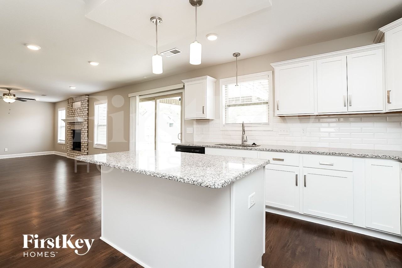 1186 Ewing Way - Photo 6 of 15