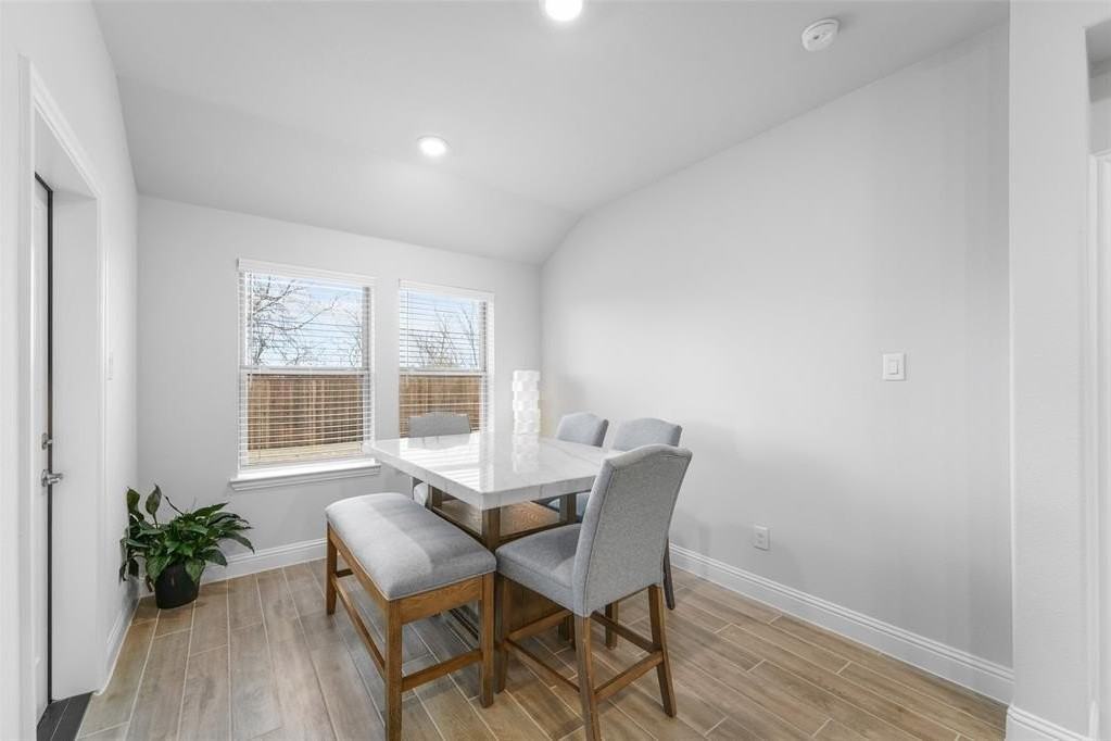 1404 Kade Ave - Photo 5 of 15