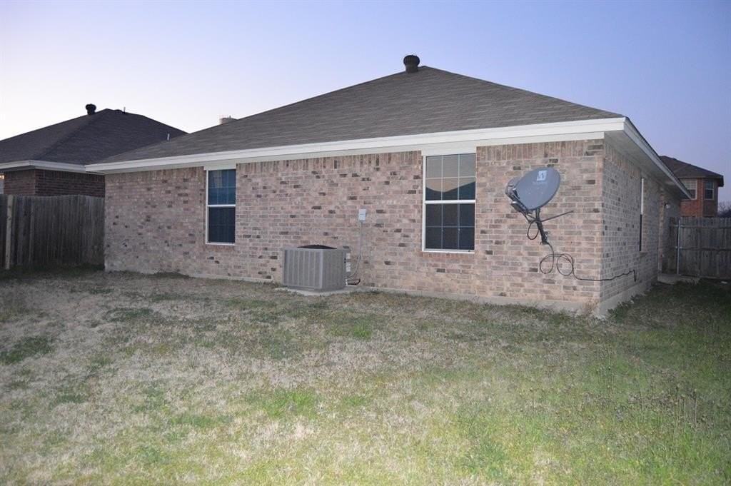 5305 Joshua Ct - Photo 4 of 25