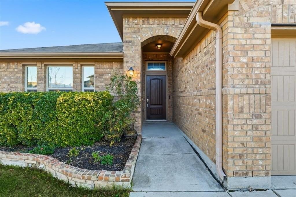 14316 Broomstick Rd - Photo 3 of 40