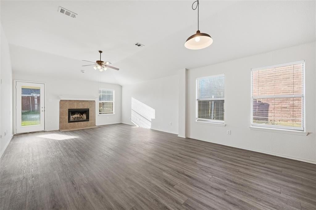 518 Niagara Falls Dr - Photo 2 of 30