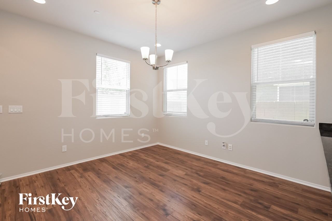 661 Swift Eagle Ave - Photo 3 of 15