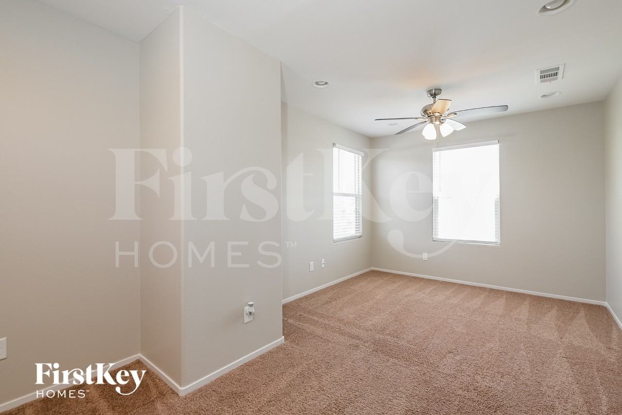 661 Swift Eagle Ave - Photo 6 of 15