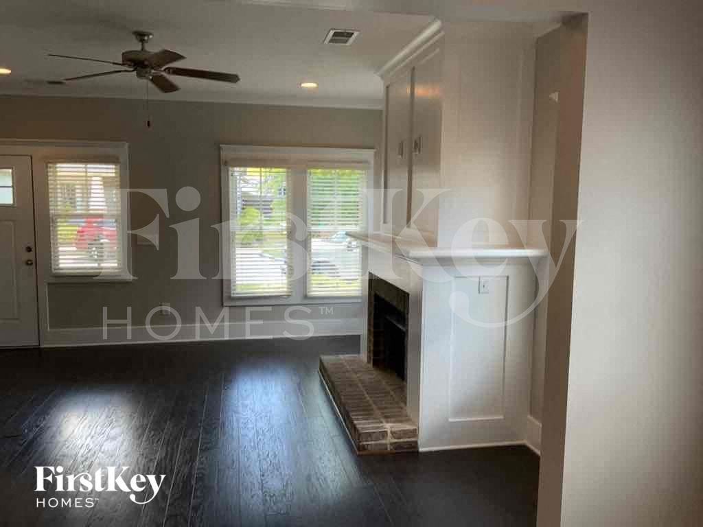 3330 Sawyer Dr - Photo 2 of 13