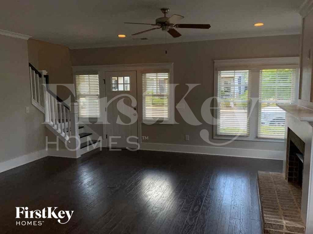 3330 Sawyer Dr - Photo 3 of 13