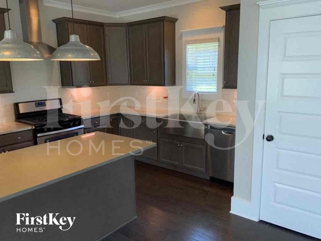 3330 Sawyer Dr - Photo 7 of 13