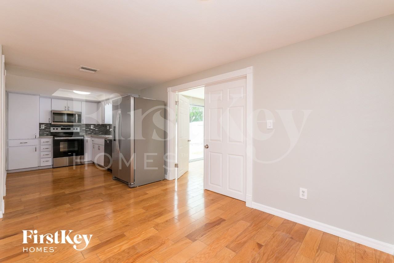 9115 Saint Regis Ln - Photo 6 of 15