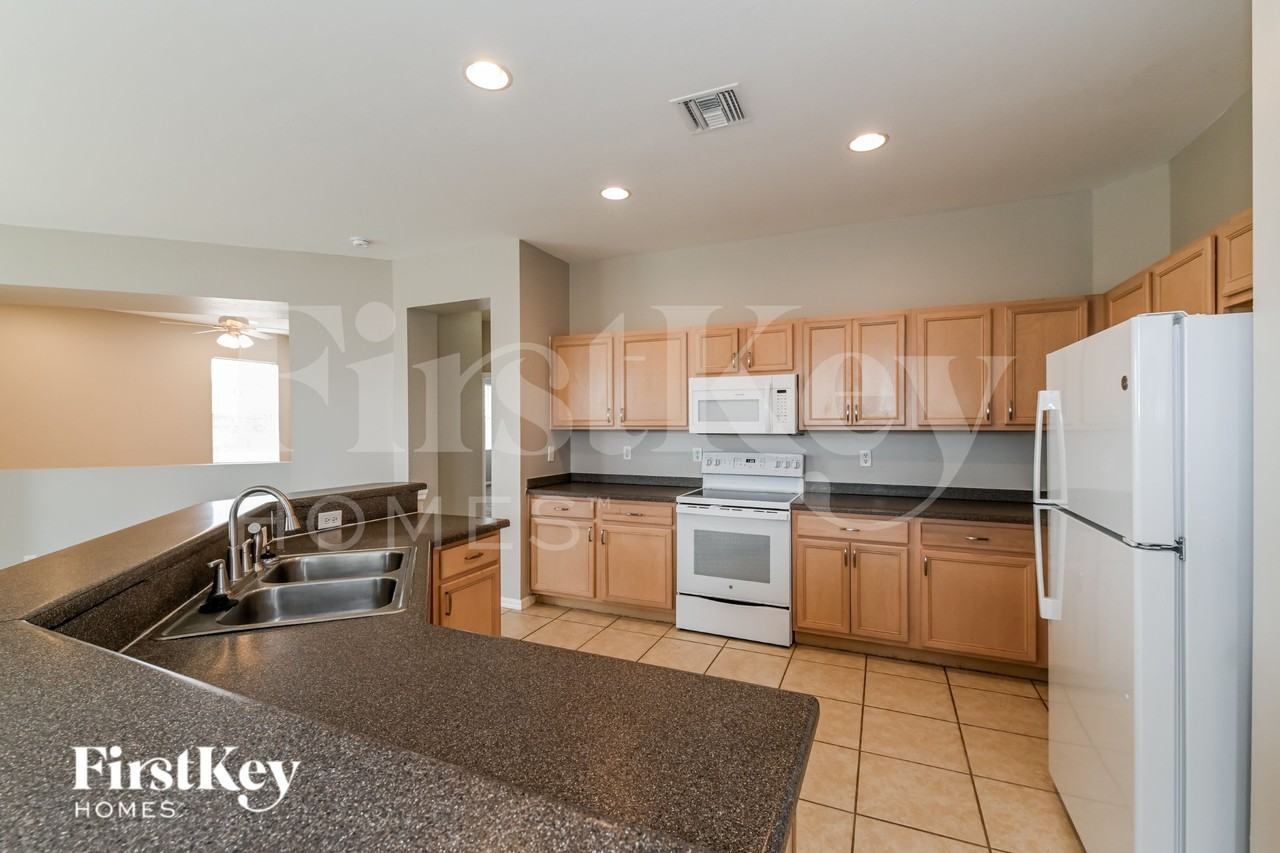 1325 Nw 20th Ct - Photo 7 of 16