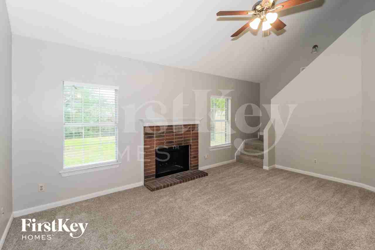 4381 Whispering Bend Dr - Photo 4 of 16