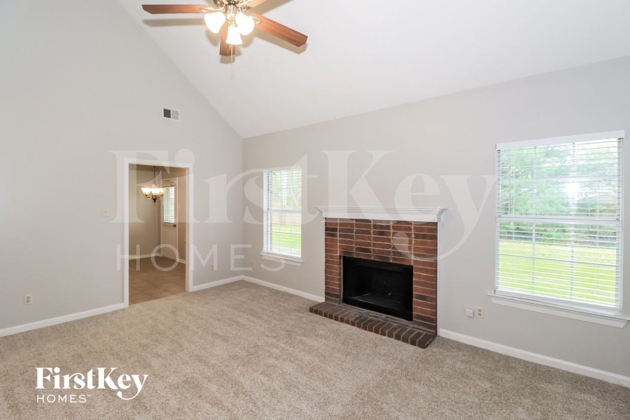 4381 Whispering Bend Dr - Photo 5 of 16