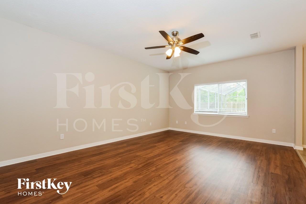 1400 Broken Pine Rd - Photo 3 of 15