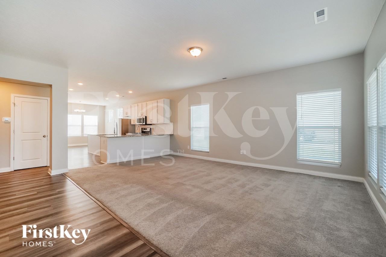 1158 Dornoch Dr - Photo 2 of 16