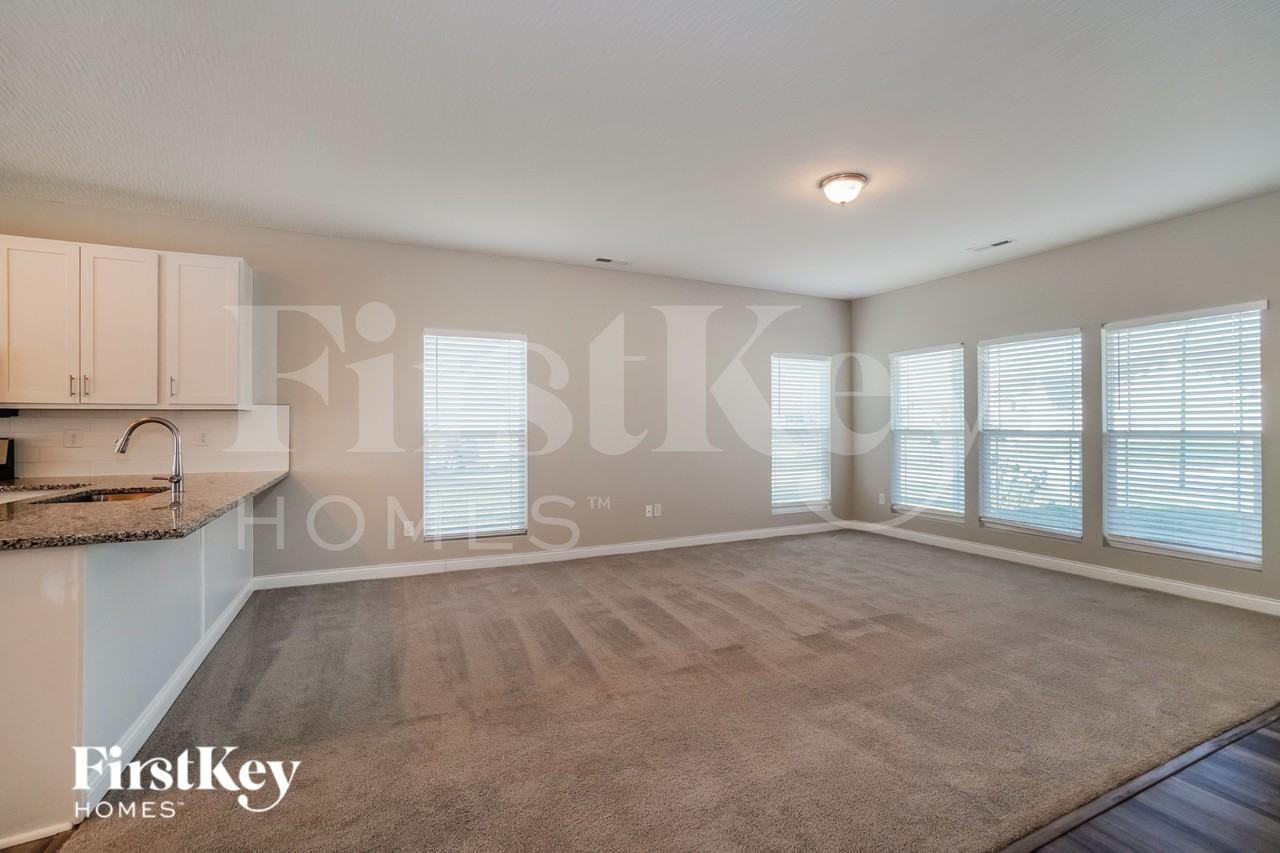 1158 Dornoch Dr - Photo 3 of 16