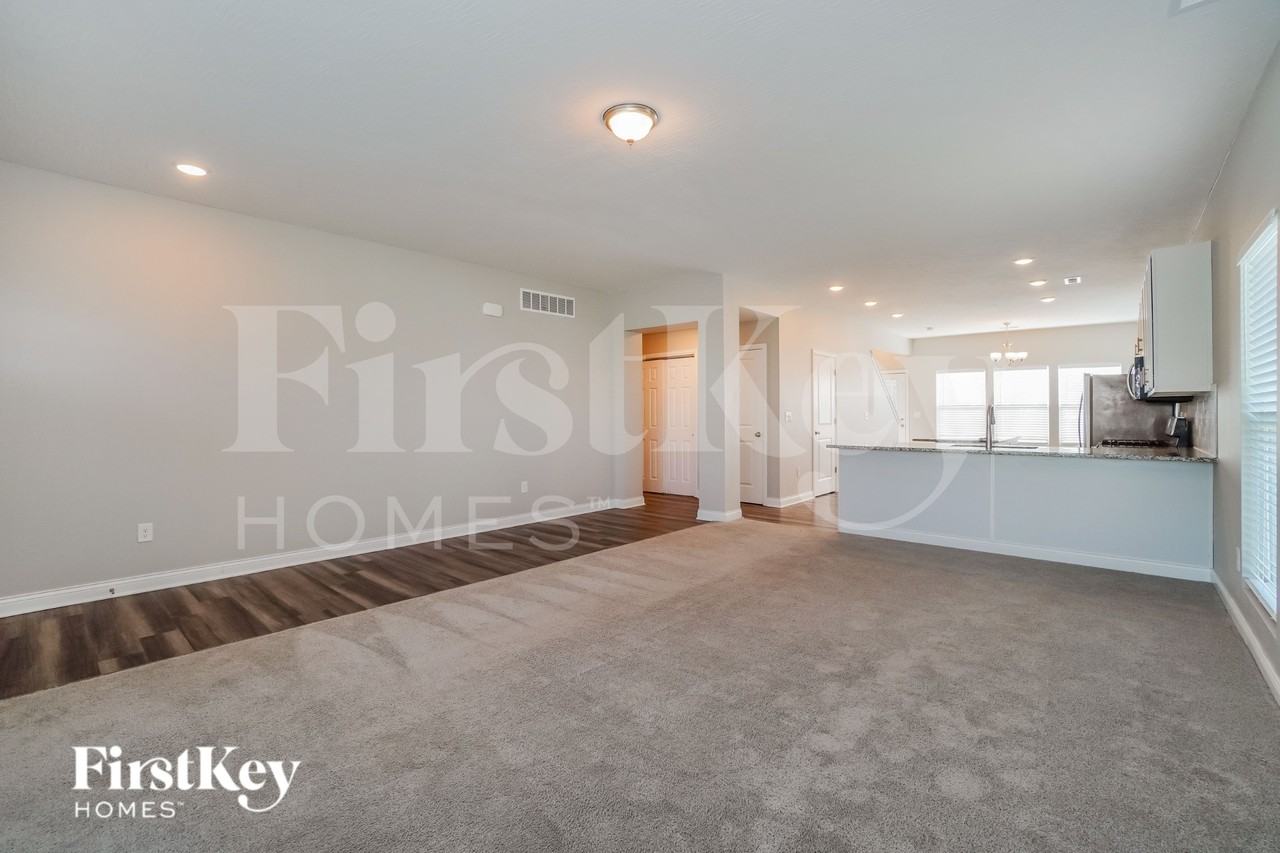 1158 Dornoch Dr - Photo 4 of 16