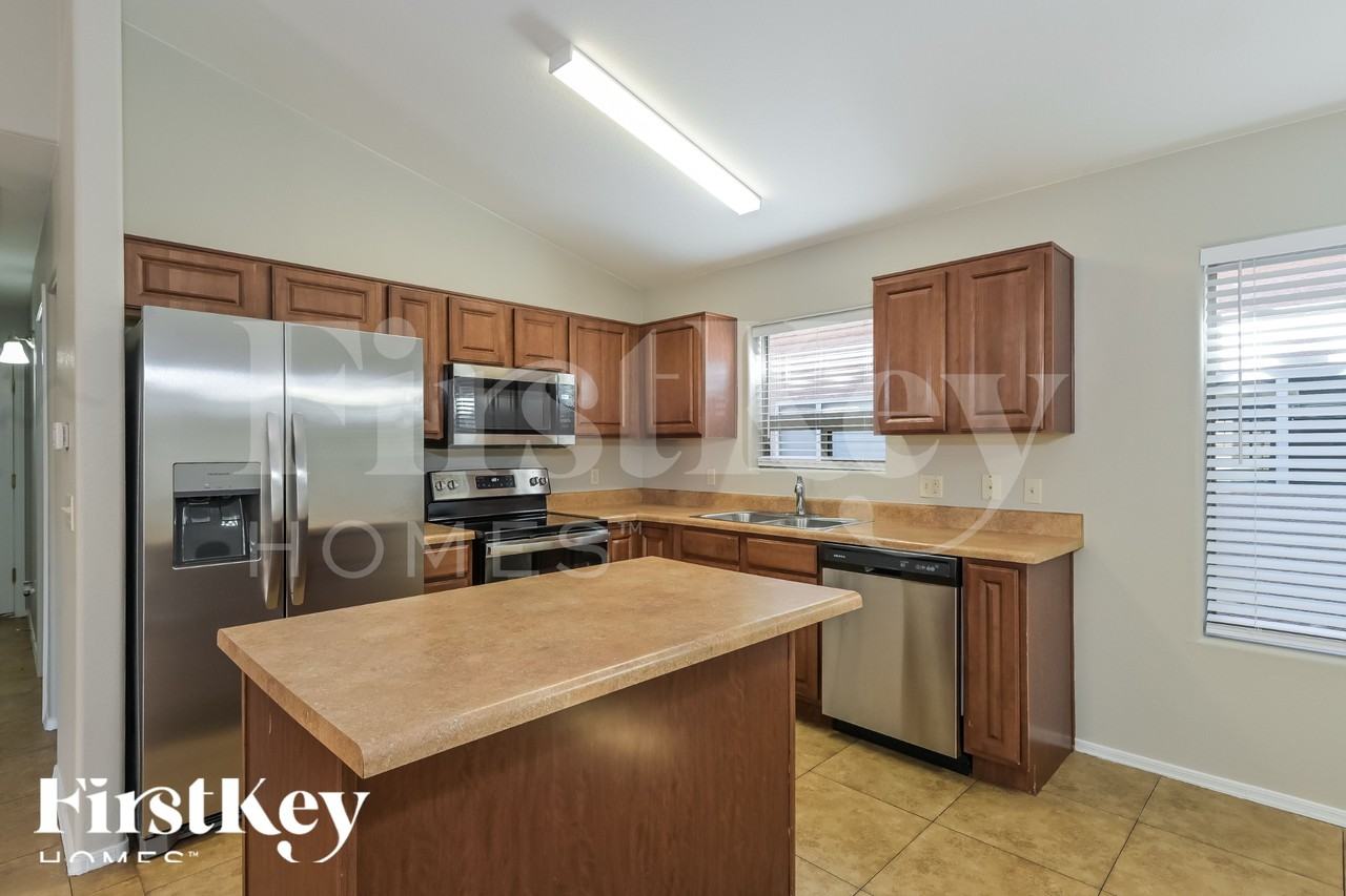 8388 S Gupta Dr - Photo 5 of 15