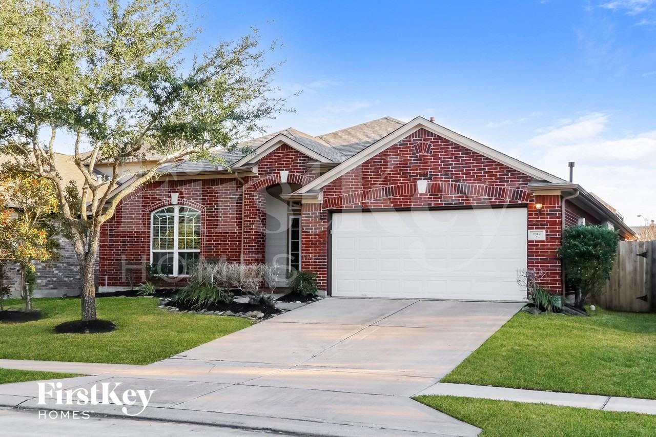 7310 Enchanted Rock Ln - Photo 2 of 15
