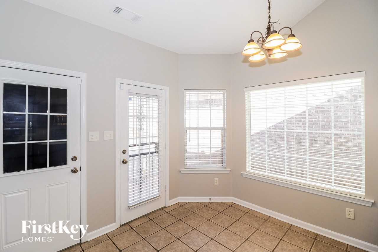 6870 Manslick Rd - Photo 5 of 15