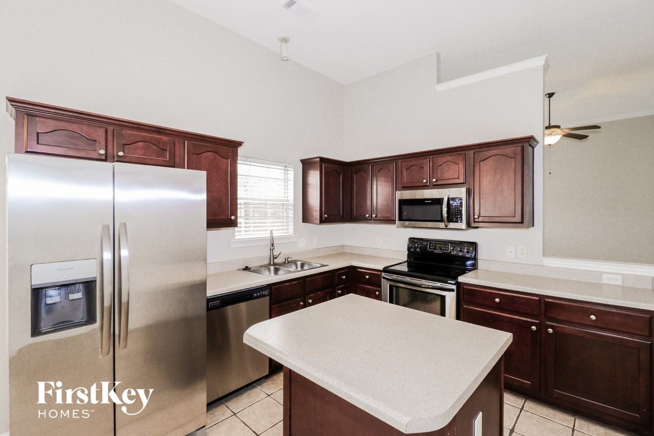 6870 Manslick Rd - Photo 6 of 15