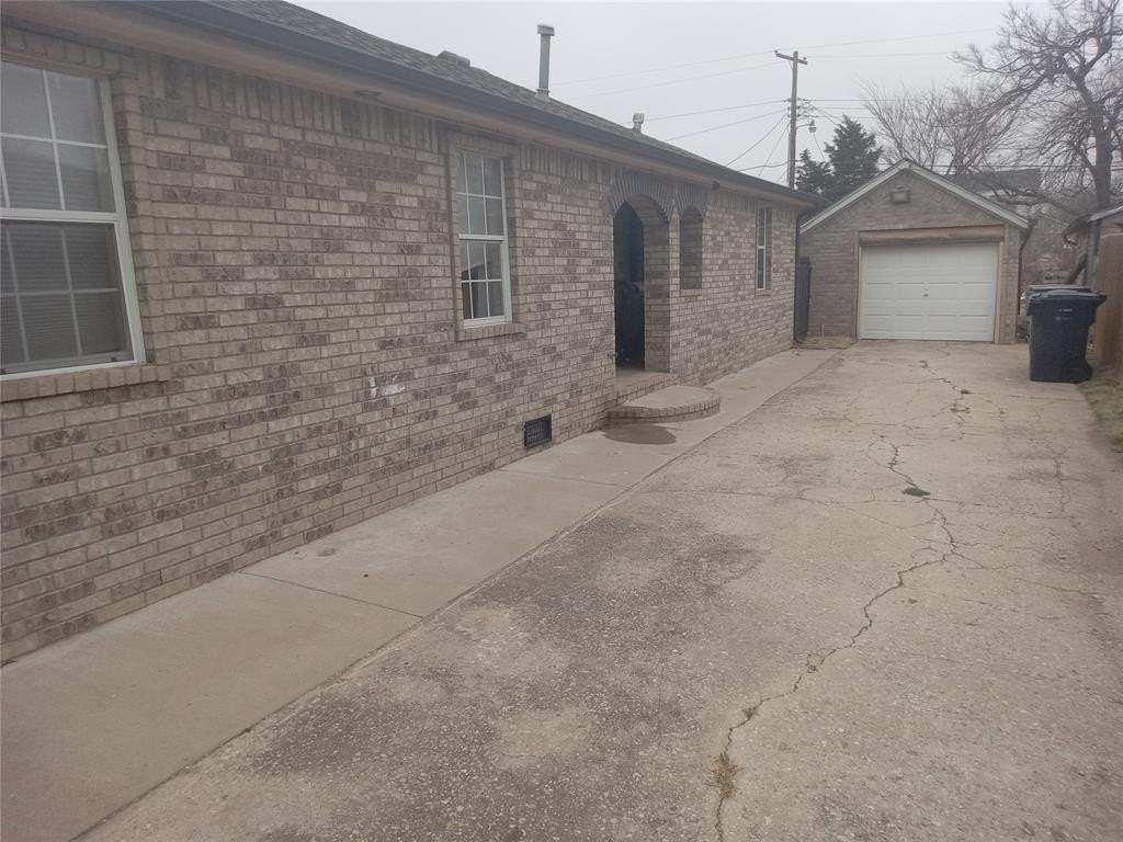 3629 Nw 18th St - Photo 2 of 3