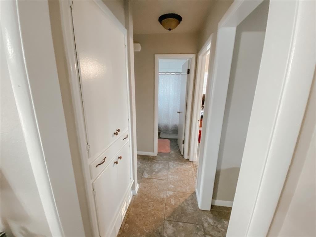 208 Thompson Dr - Photo 7 of 12