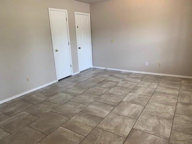 824 Russell Cir - Photo 3 of 12