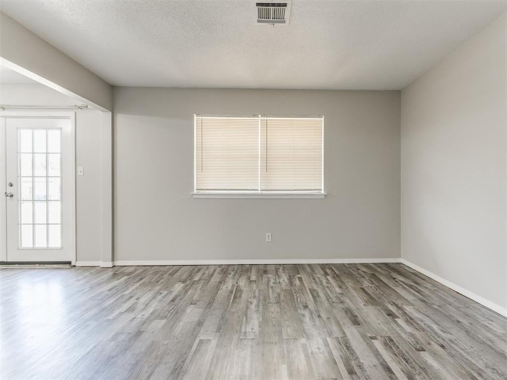 1305 E Boyd St - Photo 4 of 20