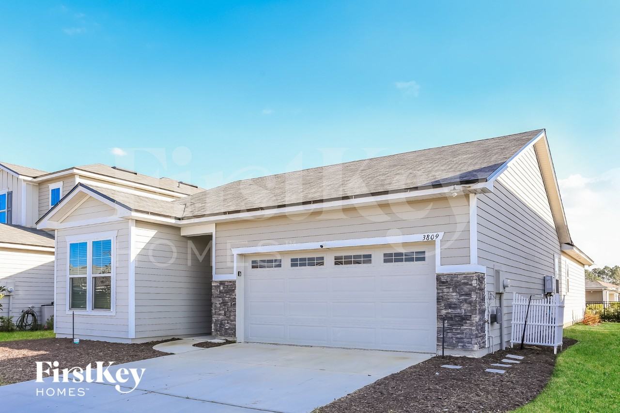 3809 Sunberry Ln - Photo 2 of 15