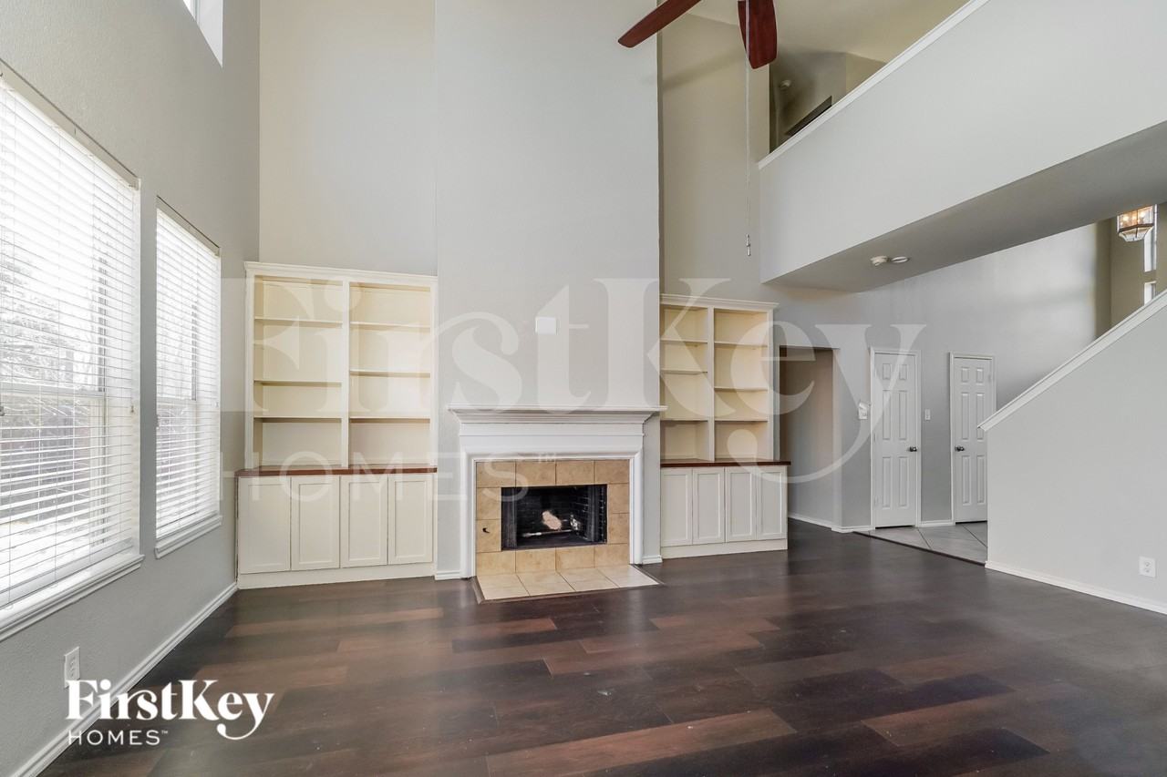 1756 Oak Sprawl - Photo 3 of 16