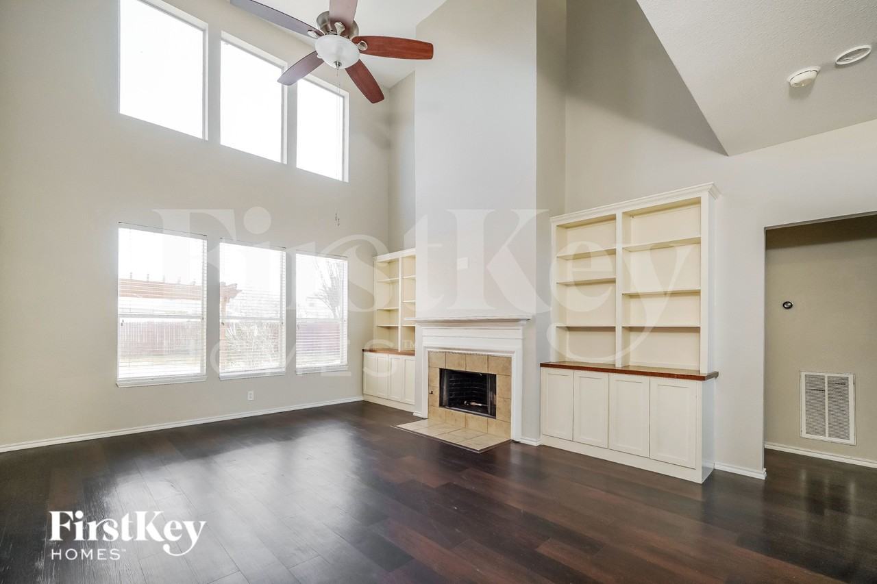 1756 Oak Sprawl - Photo 4 of 16