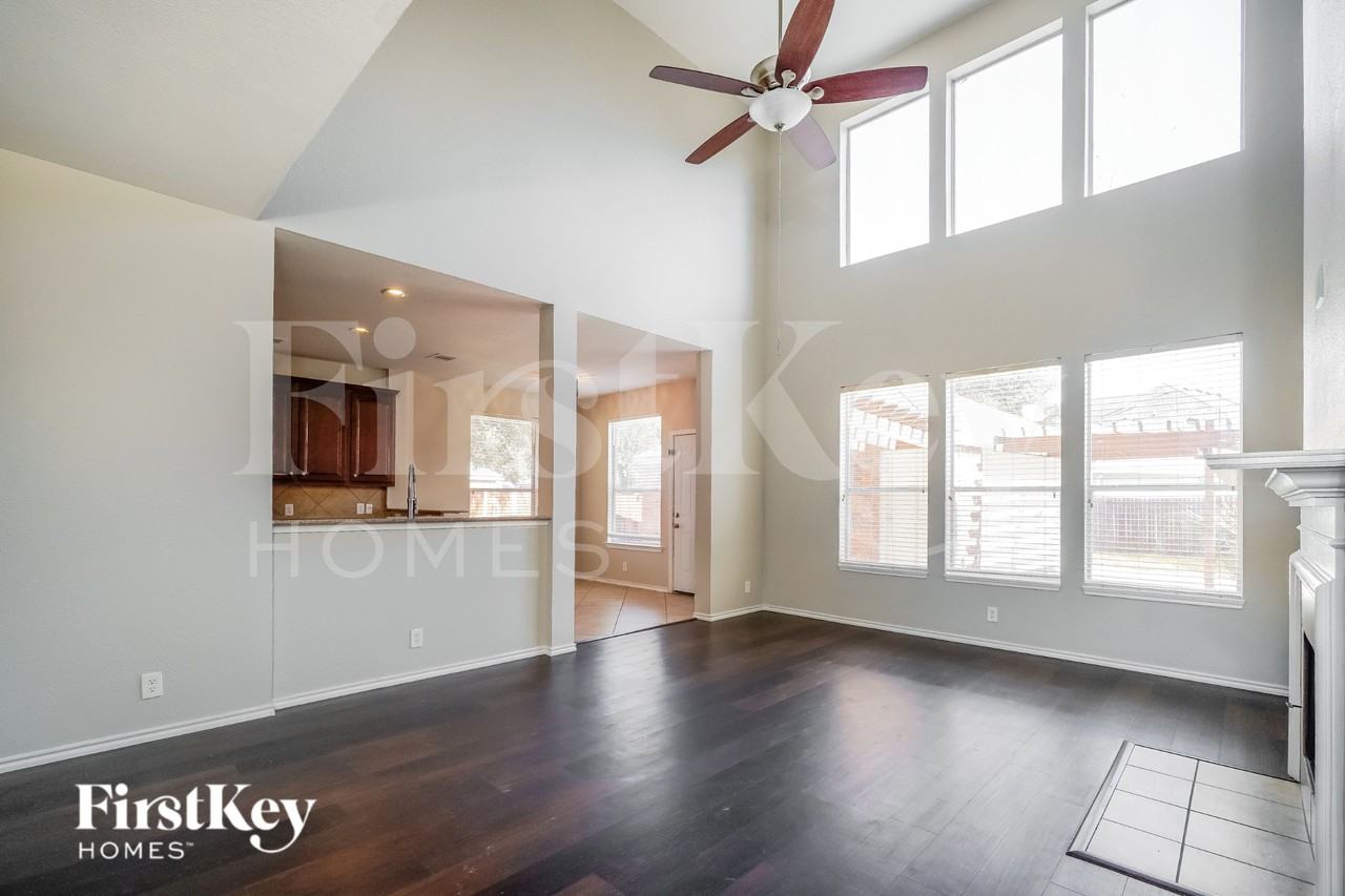 1756 Oak Sprawl - Photo 5 of 16