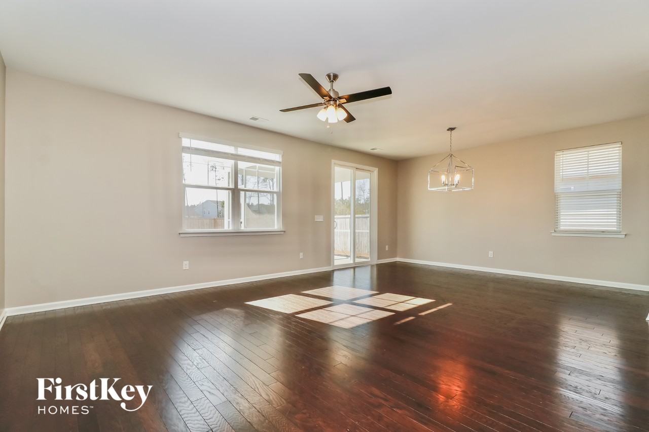 315 Celestial Blvd - Photo 2 of 15