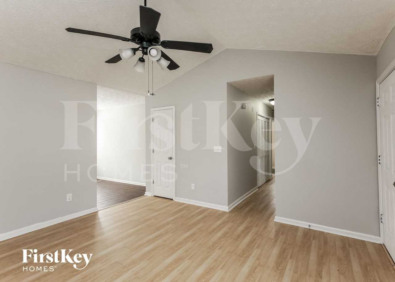 5183 Sagewood Dr - Photo 3 of 15