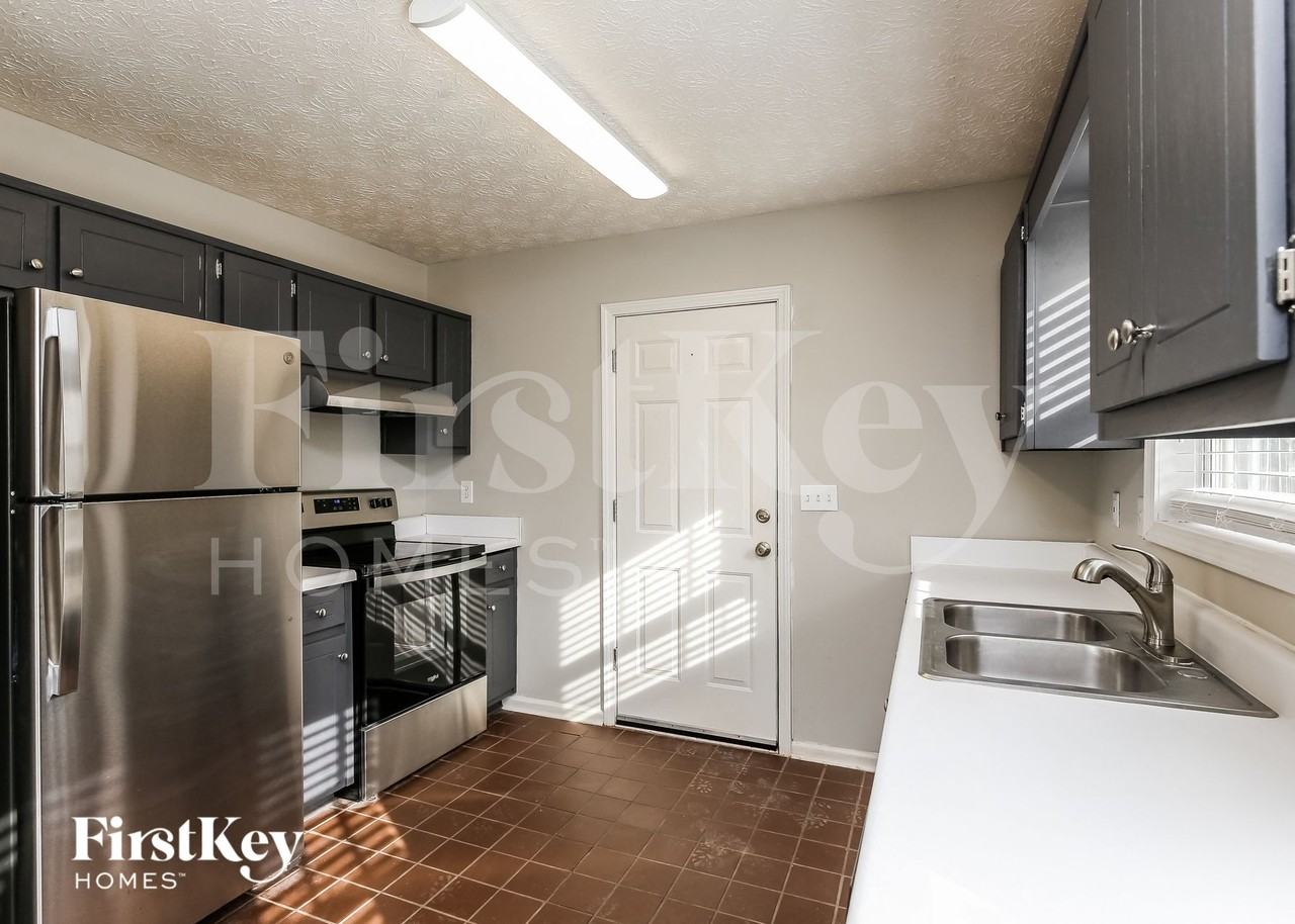 5183 Sagewood Dr - Photo 4 of 15