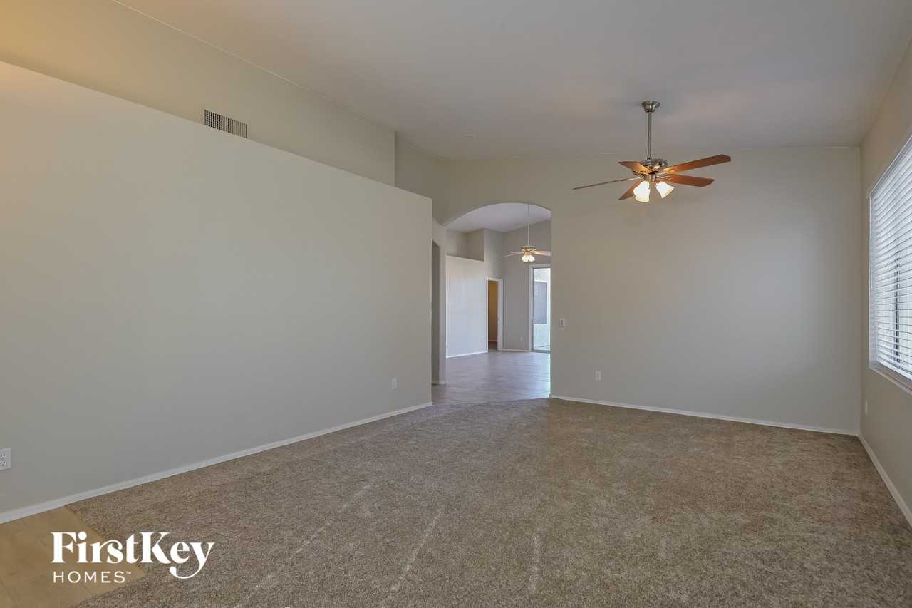 7640 W Summer Sky Dr - Photo 3 of 15