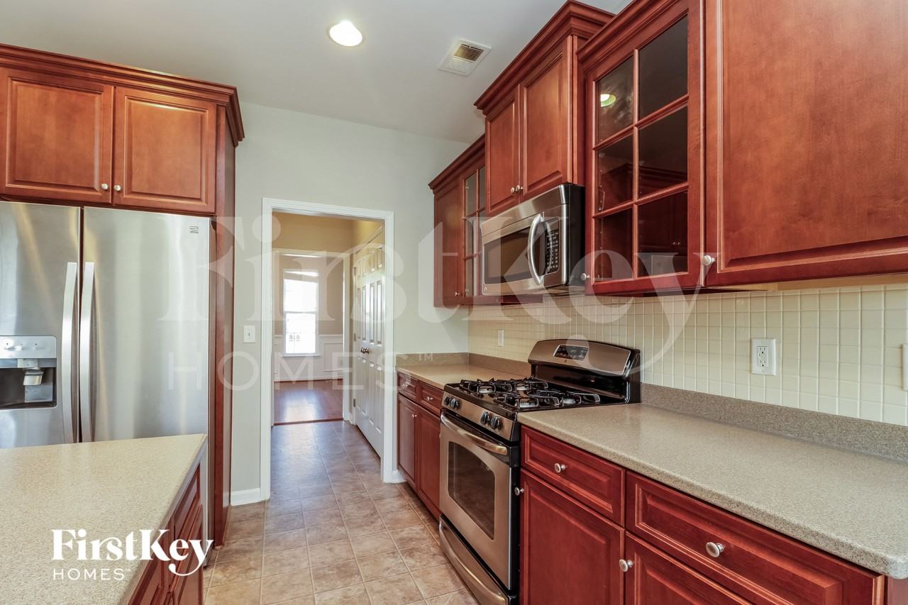 519 Chaff Ln - Photo 7 of 16