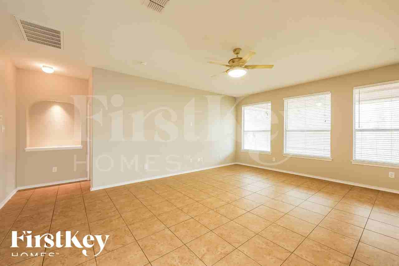 6203 Palmetto Way - Photo 4 of 16