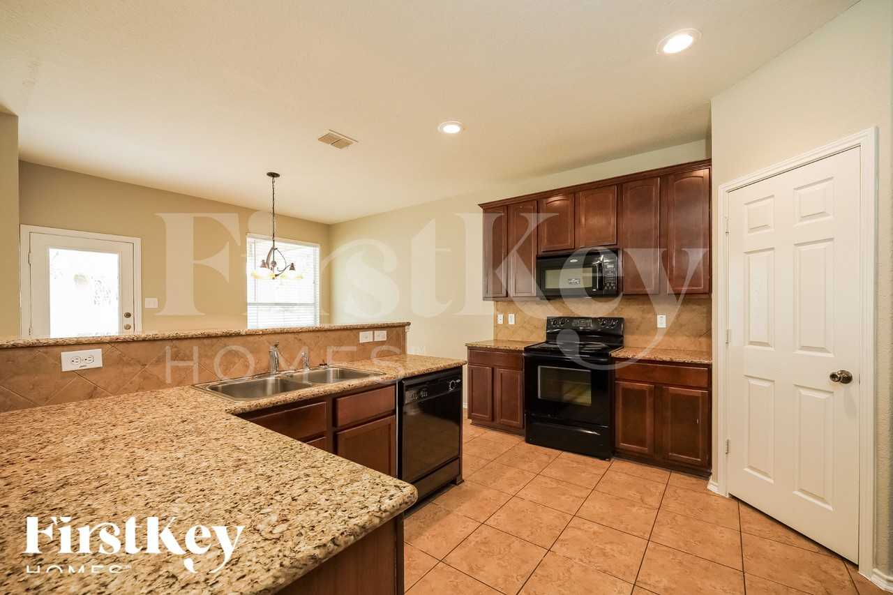 6203 Palmetto Way - Photo 7 of 16