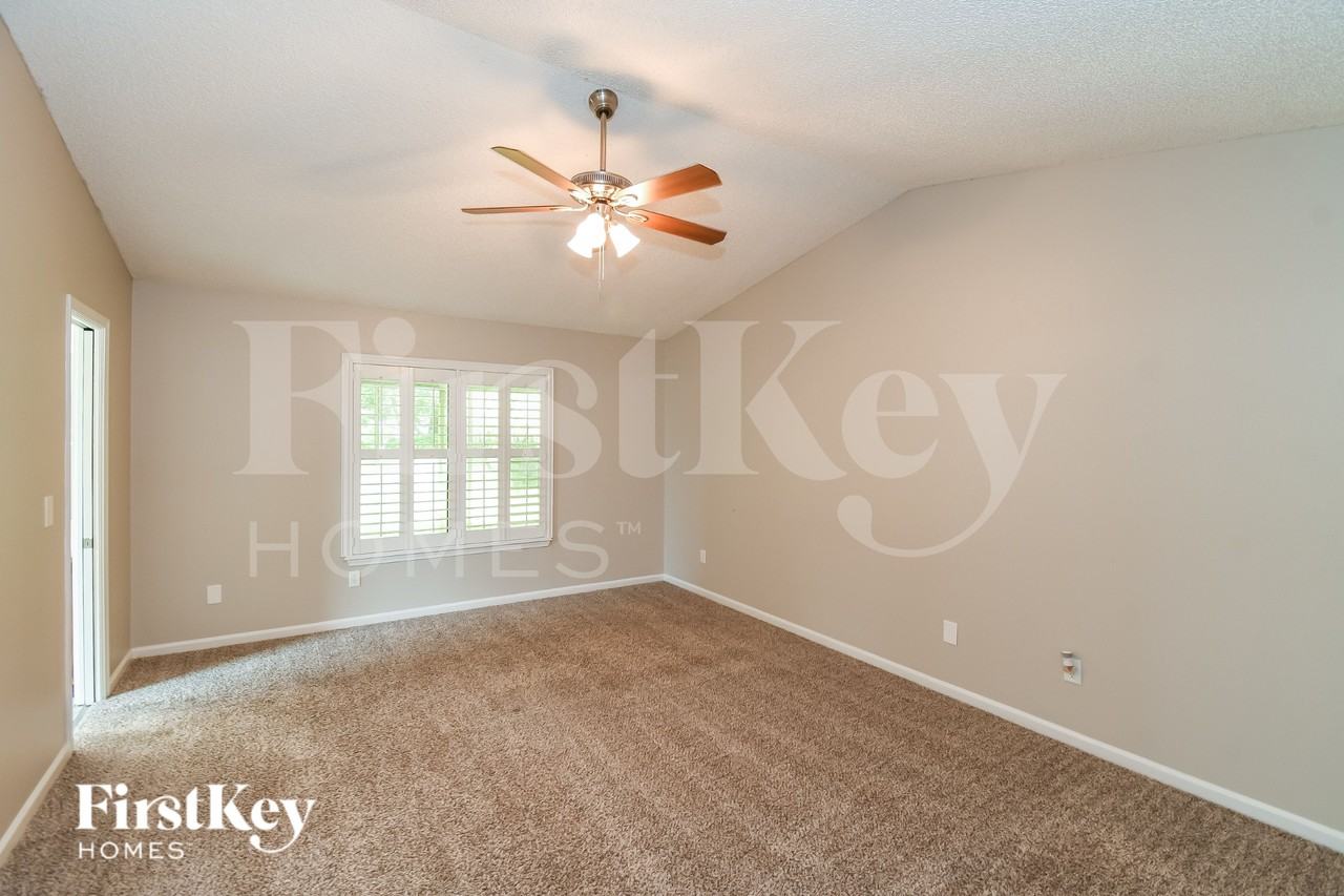 1332 Lamboll Ave - Photo 7 of 16