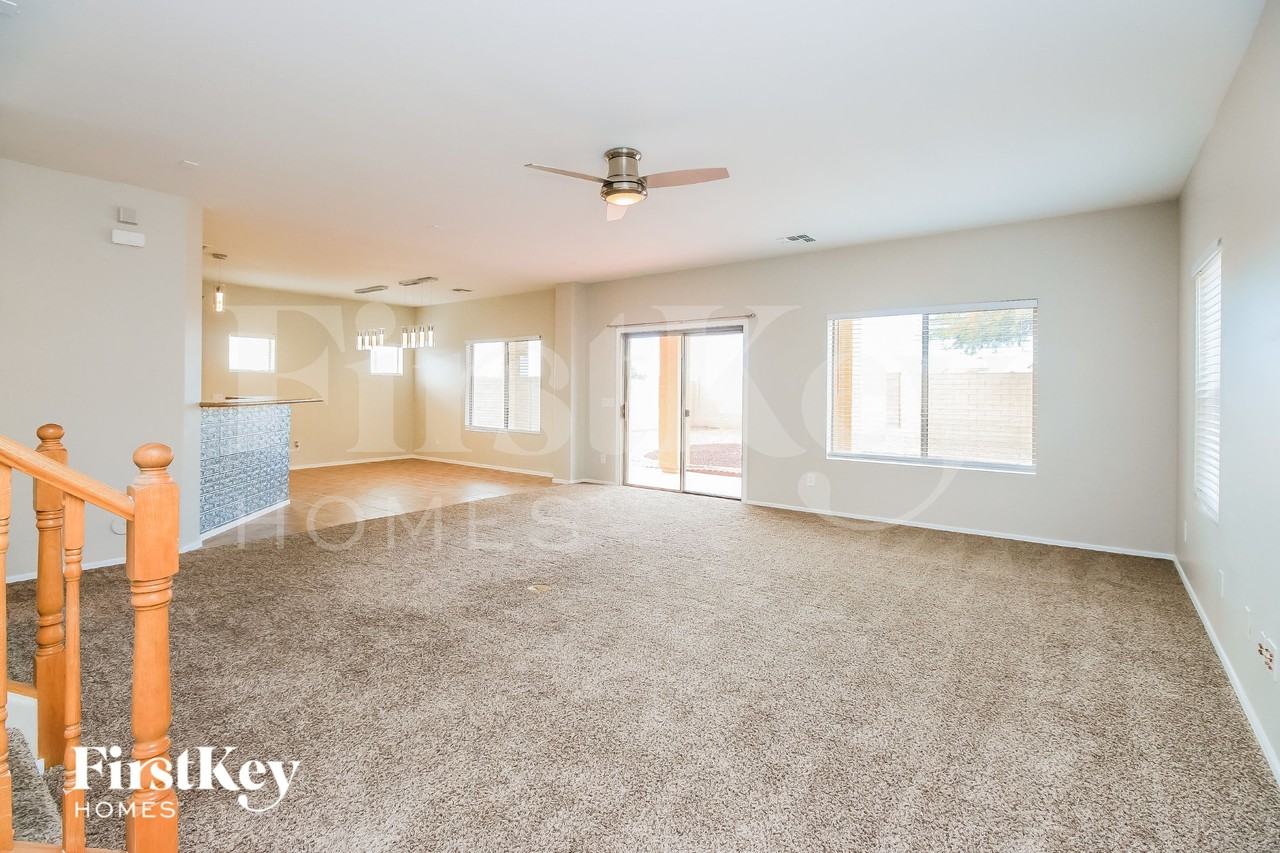 27978 N Muscovite Dr - Photo 2 of 15