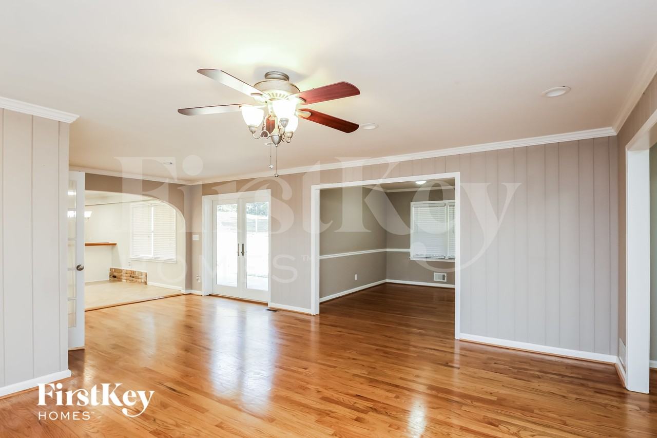 4336 Lake Laurel Dr Se - Photo 2 of 15